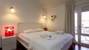 Marina Charming 3BDR Duplex by LovelyStay